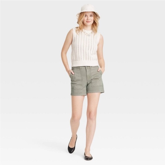 Women's Mid-Rise Utility Trouser Shorts - Universal Thread™ Olive Green new - Picture 1 of 5
